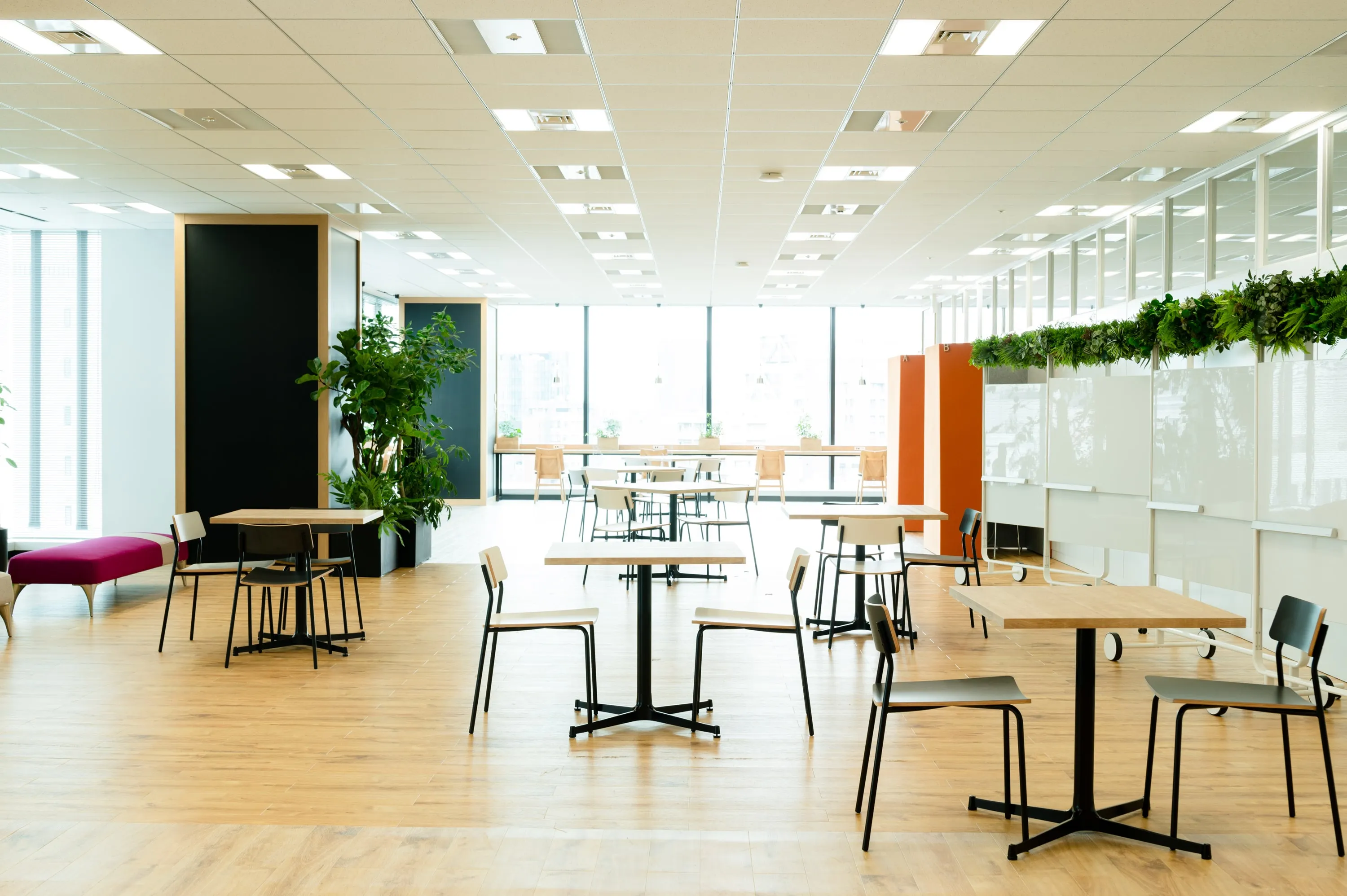 ABWとは?フリーアドレスとの違いや導入企業を解説