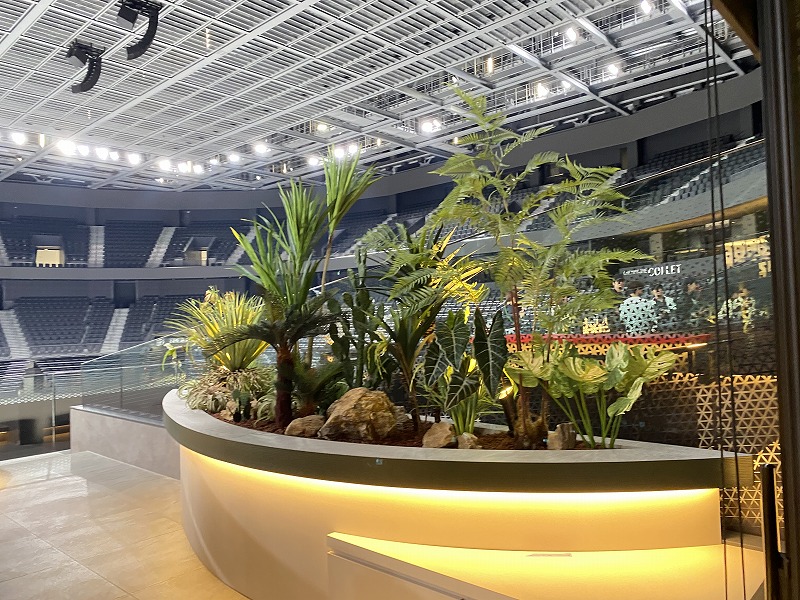 TOYOTA ARENA TOKYO JAPAN AIRLINES TERRACE SUITEのフェイクグリーンによる植栽デザイン