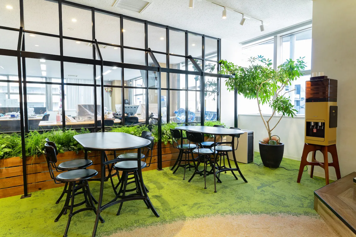 バイオフィリックデザイン オフィス